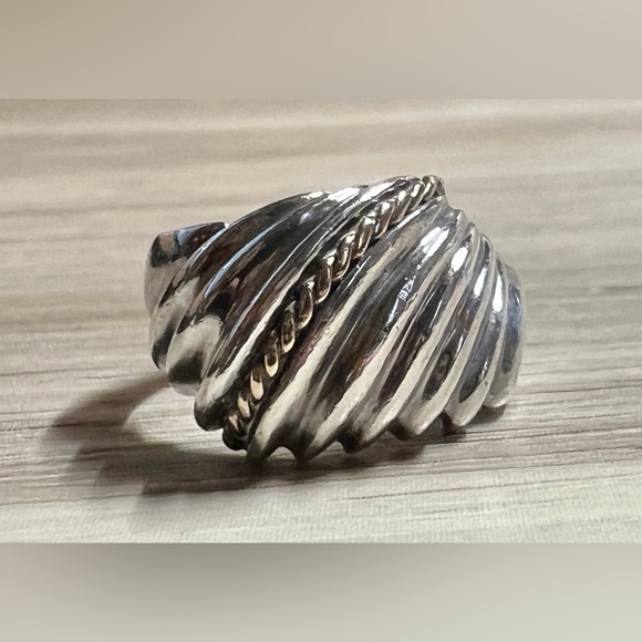 Vintage Designer Hallmarked Sterling Silver & 14K Gold Rope Accented Dome Ring - Picture 2 of 11